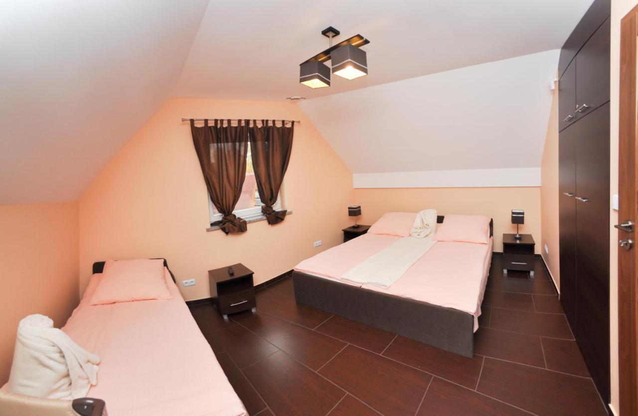 Ferienhaus Holiday Home Domki Raj 야로수아비크 외부 사진