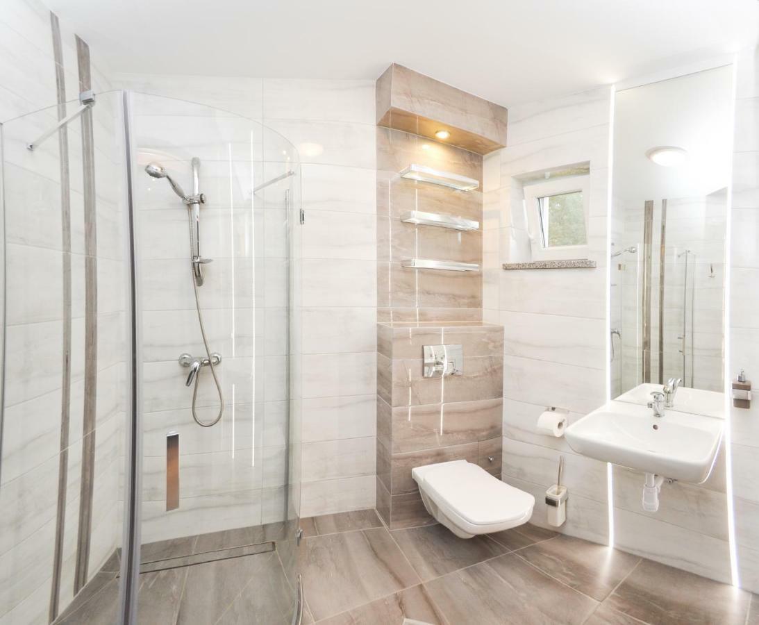 Ferienhaus Holiday Home Domki Raj 야로수아비크 외부 사진